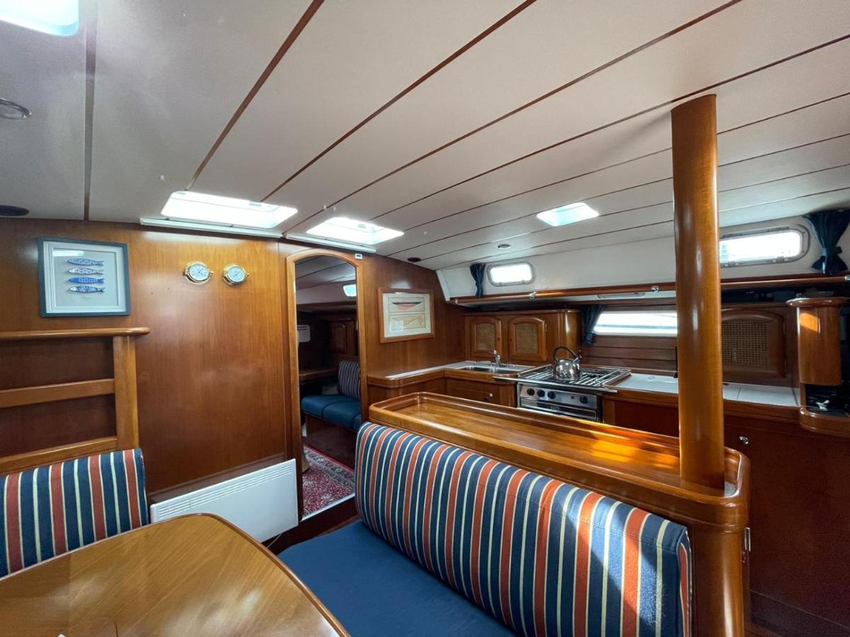 Hôtel Beautiful And Comfortable Sailboat With Secure Parking Available à Barcelone Extérieur photo