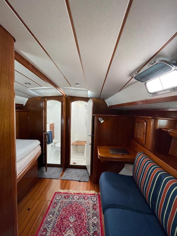 Hôtel Beautiful And Comfortable Sailboat With Secure Parking Available à Barcelone Extérieur photo